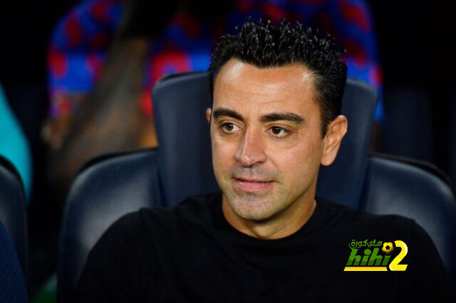الظهير المفضل فنيا لدى المدرب تشافي كي يتعاقد برشلونة معه
