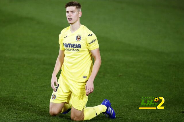 لاعب فياريال يدخل حسابات برشلونة لتدعيم الجبهة اليمني