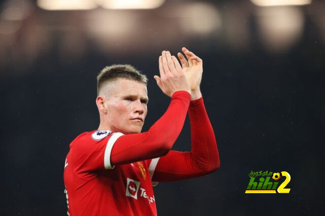 نيوكاسل مهتم بالتعاقد مع لاعب مانشستر يونايتد