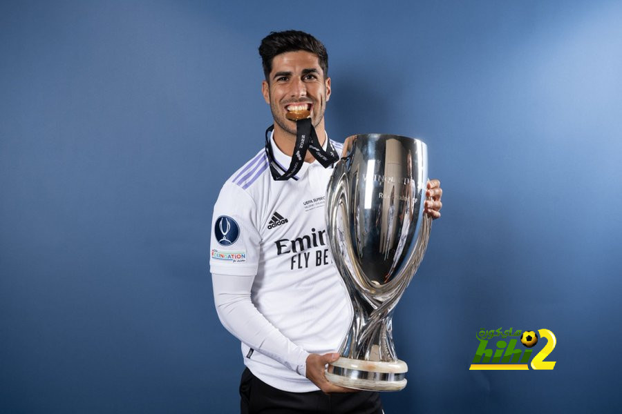 كيف أقنع خورخي مينديز أندية إنجلترا بالمغامرة وشراء أسينسيو ؟