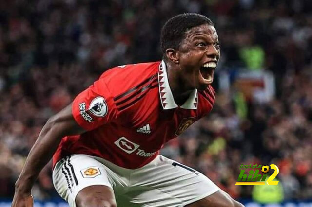 بالأرقام.. مالاسيا أفضل عنصر  في دفاعات مانشستر يونايتد هذا الموسم