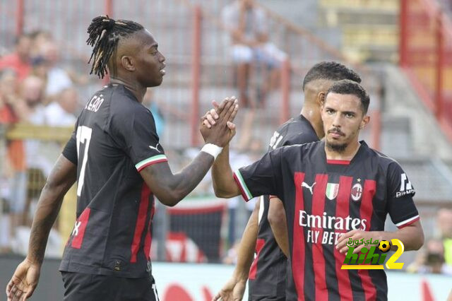 الميلان في سباق لتجديد عقدي بن ناصر ولياو