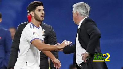 عناق أبوي من أنشيلوتي لأسينسيو بعد هدفه أمام لايبزيج