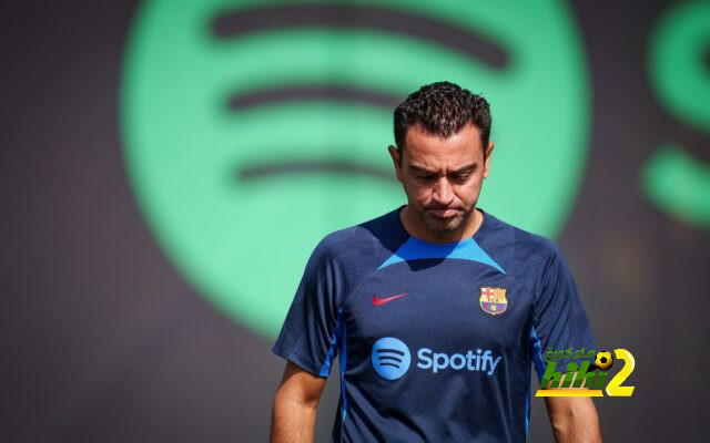 تشافي يستبعد نجم برشلونة من لقاء إلتشي