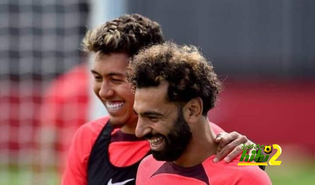 فيرمينو ينهال بالمديح على محمد صلاح