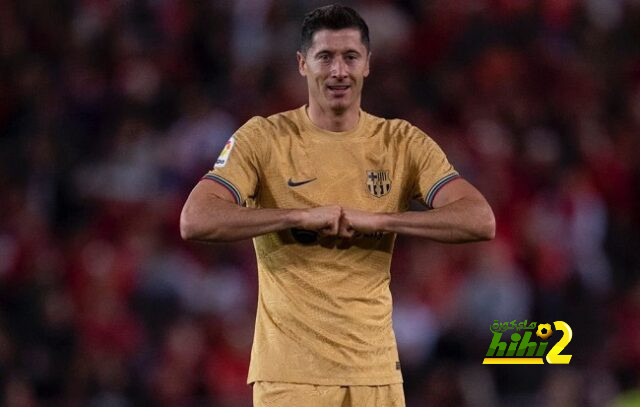 ليفاندوفسكي … الراعي الرسمي لسعادة جماهير برشلونة