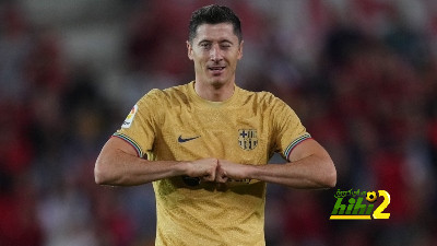 ديولوفيو يكيل المديح لليفاندوفسكي