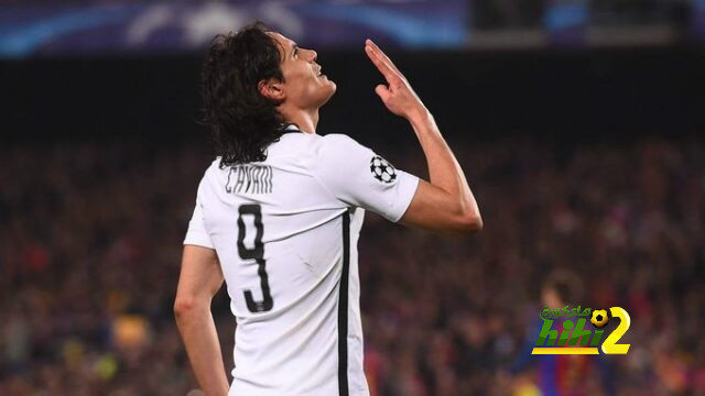 كافاني يروي تفاصيل جنونه بعد ليلة ريمونتادا برشلونة أمام باريس
