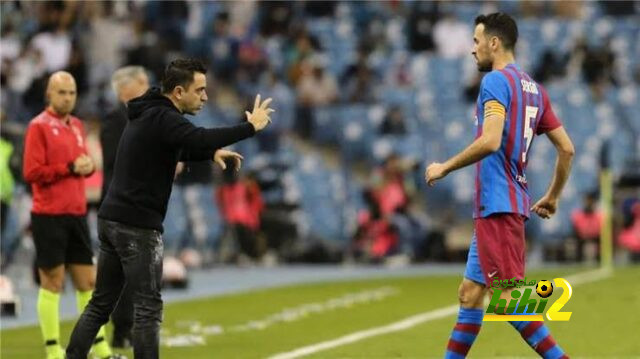 تشافي يرد على جمهور برشلونة الذي يطالب برحيل بوسكيتس