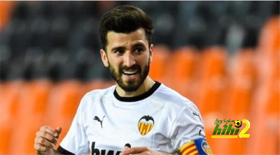 نجم فالنسيا يبتعد عن برشلونة
