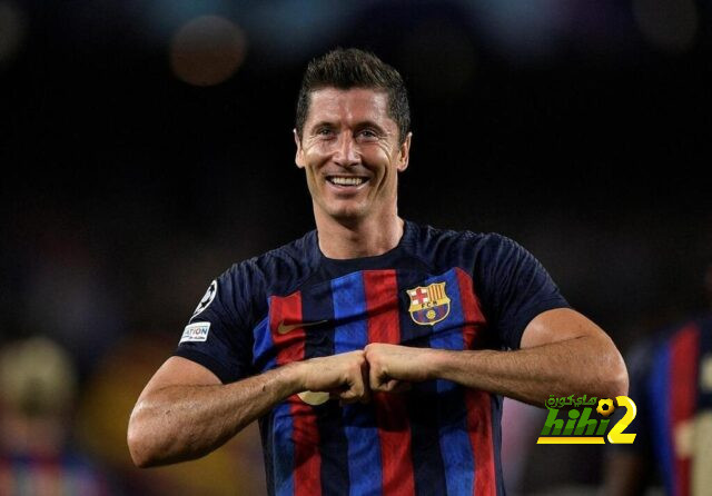 ليفاندوفسكي يسجل الثالث لبرشلونة في أقل من نصف ساعة !