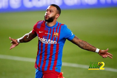 سبب غضب برشلونة من ديباي ورافينيا