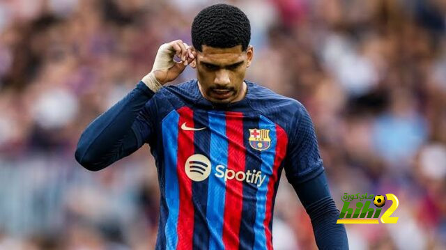 شاهد بالفيديو .. أراخو يدهس مشجعة لبرشلونة بسيارته