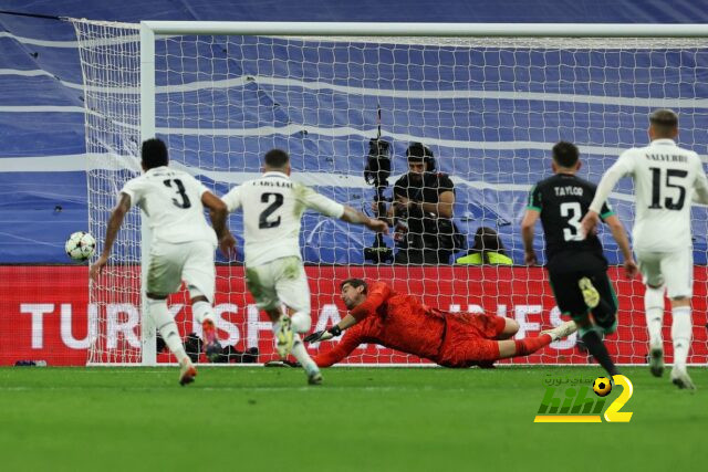 صورة .. توجيهات هذا اللاعب سبب تصدي كورتوا لركلة جزاء سيلتيك