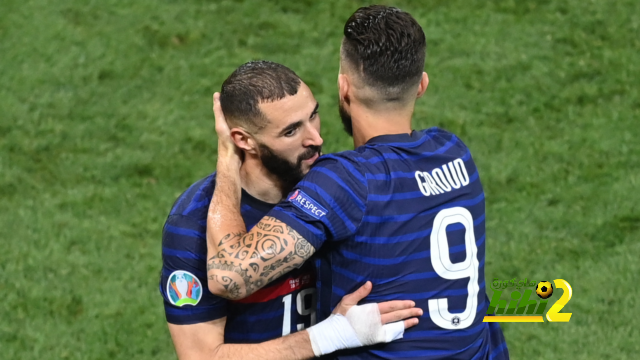 جيرو يرفض التنازل عن رقم 9 لكريم بنزيما في المونديال !