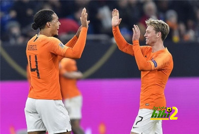 فرينكي دي يونج يكيل المديح لـ فيرجيل فان دايك