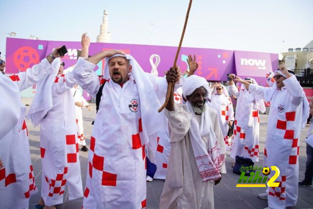كأس العالم.. جمهور كرواتيا يرتدي الزي القطر الرسمي في الدوحة