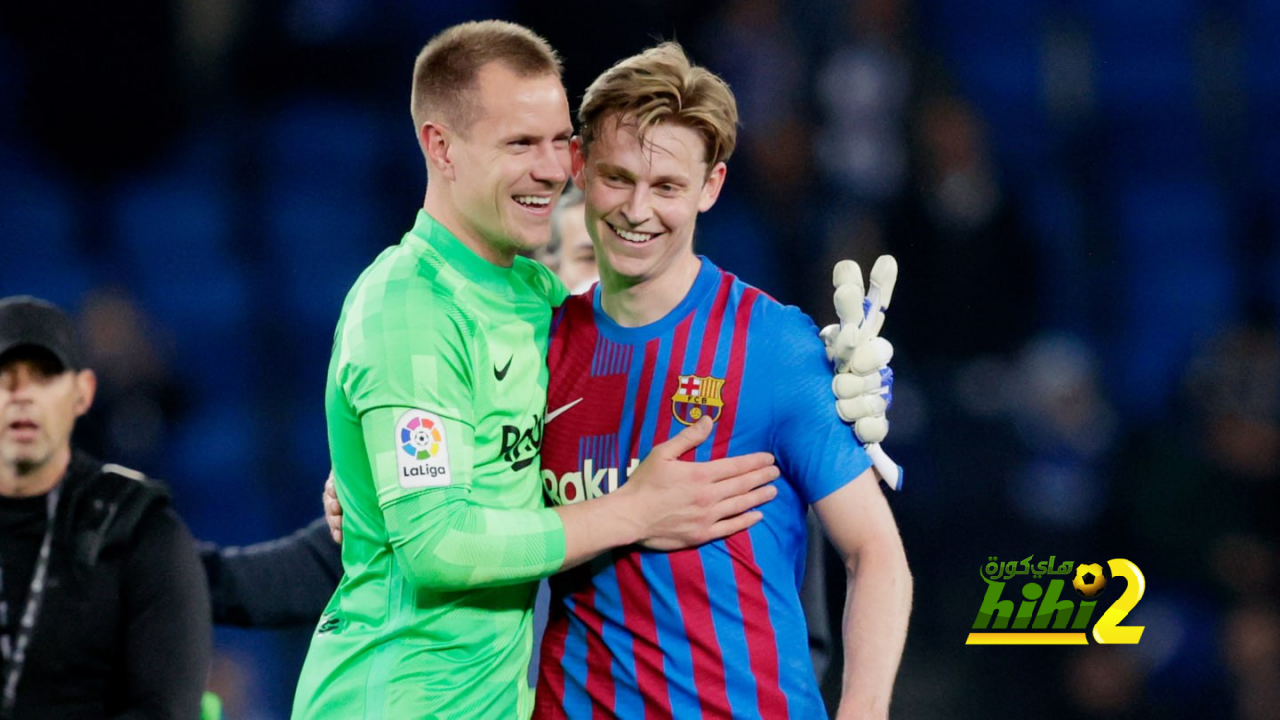 برشلونة يقترب من تخفيض راتب نجمي الفريق