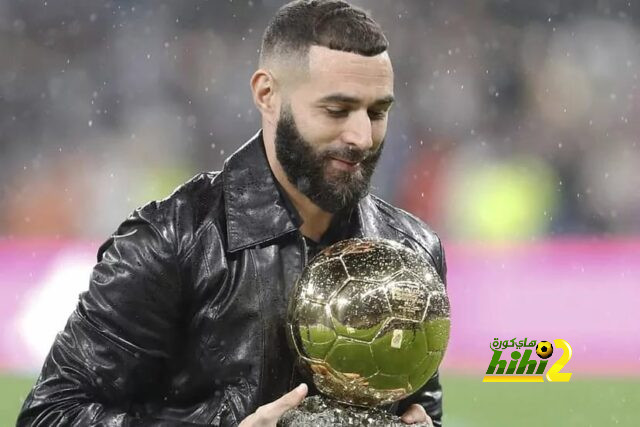 لاعب برشلونة: كريم بنزيما لاعب من الطراز العالمي