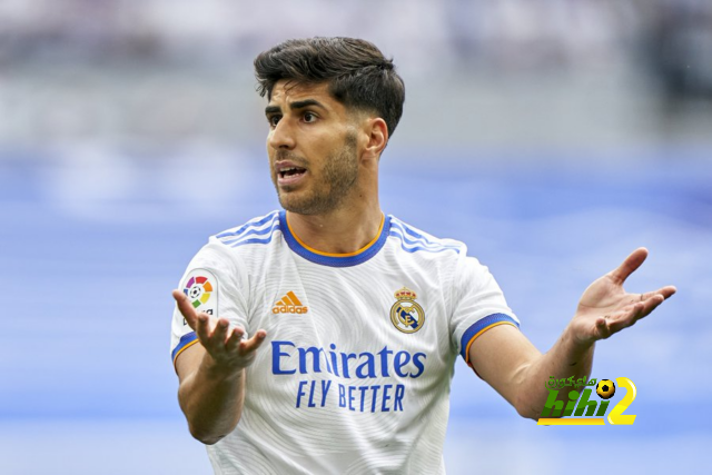 هل لويس  إنريكي يساعد برشلونة في الخفاء على التعاقد مع أسينسيو ؟