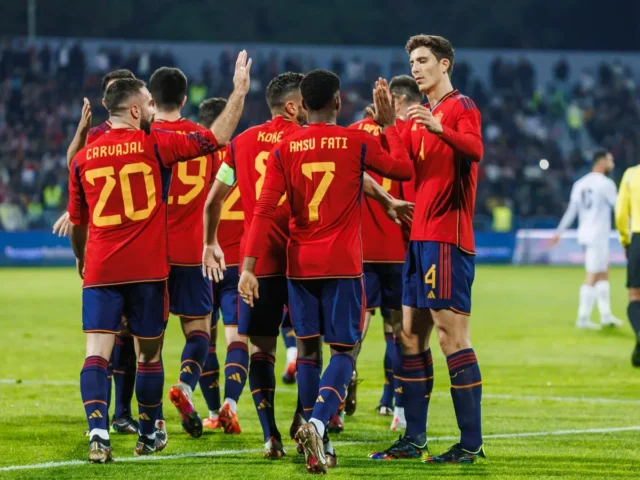 كأس العالم.. توريس يقود هجوم إسبانيا في مواجهة كوستاريكا
