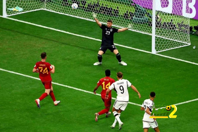 أوناي سيمون حارس مرمى منتخب أسبانيا يتسبب في طلاق زوج من زوجته
