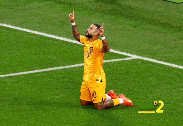السبب الذي يجعل ديباي متألق مع هولندا عكس برشلونة