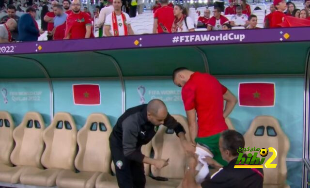سايس يتلقى العلاج خلال الإحماء قبل مواجهة البرتغال
