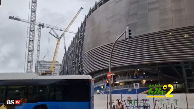 الأعمال مستمرة في واجهة ملعب ريال مدريد السانتياجو برنابيو