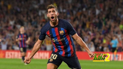 خلاف بين تشافي وإدارة برشلونة بسبب روبيرتو