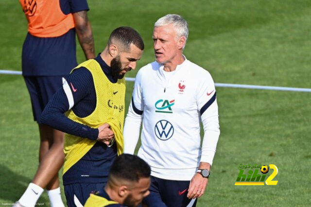 هل تعامل ديشامب مع بنزيما مثلما تعامل جاكي مع كانتونا في مونديال 1998؟