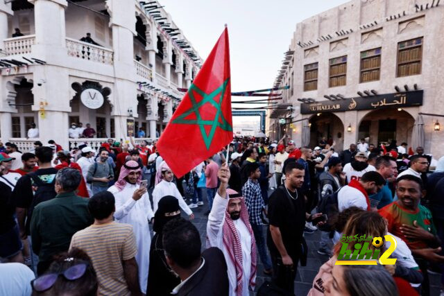الجماهير المغربية تتوافد على ملعب “البيت” قبل نصف نهائي كأس العالم