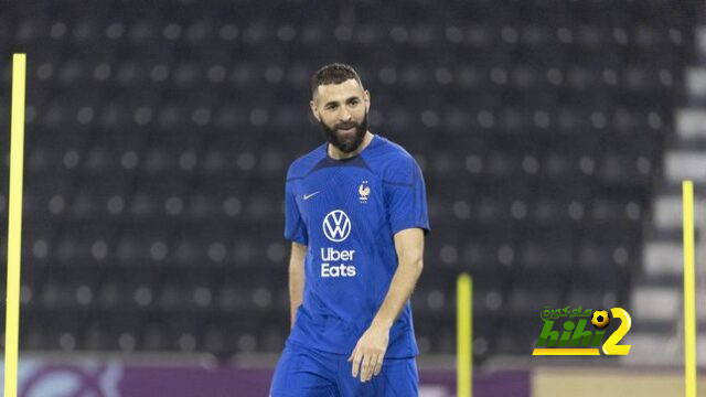 ريال مدريد يوافق على طلب كريم بنزيما