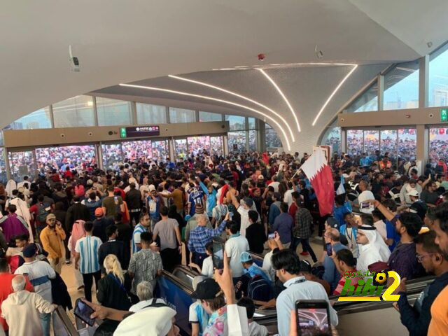 مترو لوسيل مزدحم بالجماهير قبل لحظات من انطلاق نهائي كأس العالم