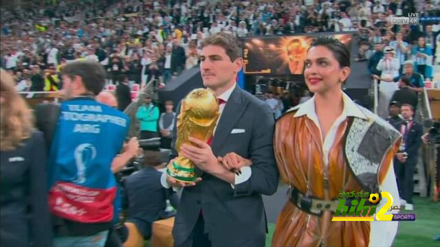 كاسياس يحمل كأس العالم إلى ستاد لوسيل