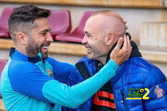 انييستا يزور تدريبات برشلونة