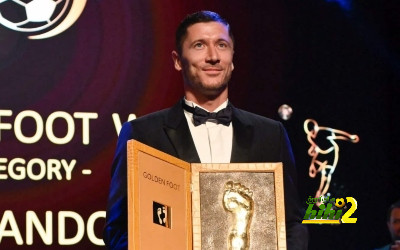 ليفاندوفسكي: شرف كبير لي أن أفوز بجائزة القدم الذهبية