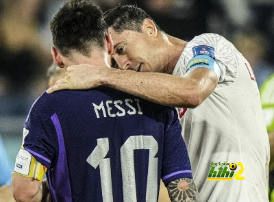 ليفاندوفسكي: أريد أن ألعب مع ميسي قبل أن أعتزل
