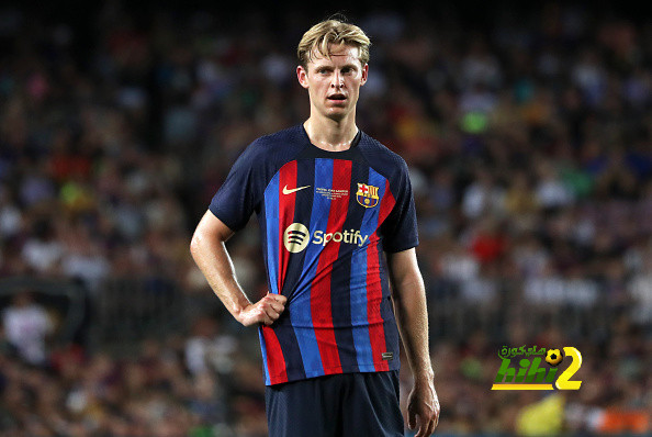 دي يونغ لن يرحل عن برشلونة !