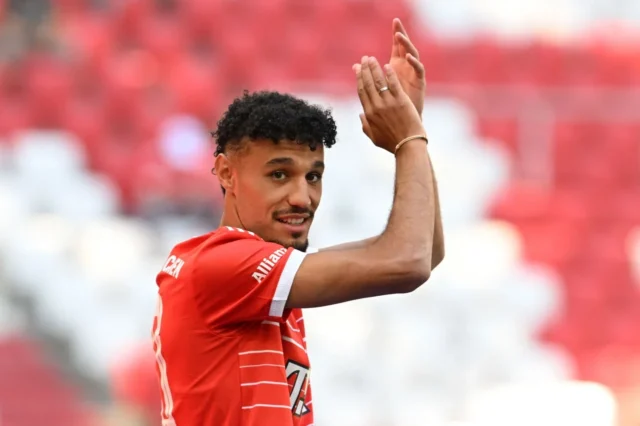 مزراوي بديل لوكاس هيرنانديز في مركز الظهير الأيسر لنادي بايرن ميونخ !
