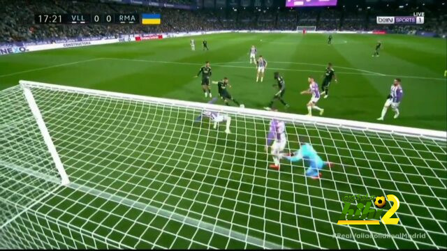 بنزيما يهدر فرصة هدف محقق أمام مرمى بلد الوليد