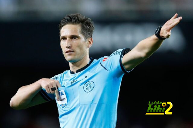 حكم مواجهة برشلونة وأتليتكو مدريد