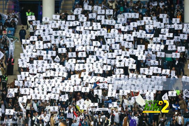 بنزيما ينشر صورة تكريم جمهور ريال مدريد له في لقاء السوبر