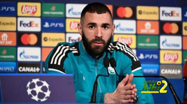 بنزيما يظهر في المؤتمر الصحفي لمباراة برشلونة