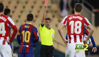 شبح بطاقات مانزانو الحمراء سيطارد برشلونة أمام سوسيداد