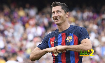 تشافي: سعيد بما يقدمه ليفاندوفسكي