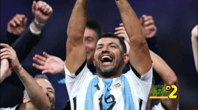 أجويرو يرد بقوة على زلاتان إبراهيموفيتش