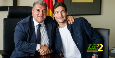 برشلونة يعلن تجديد عقد ألونسو حتى 2024