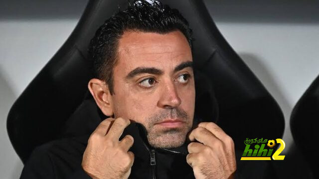 تشافي سعيد بالفوز على بيتيس و يشيد بمستوى رافينيا و عودة ليفاندوفسكي !