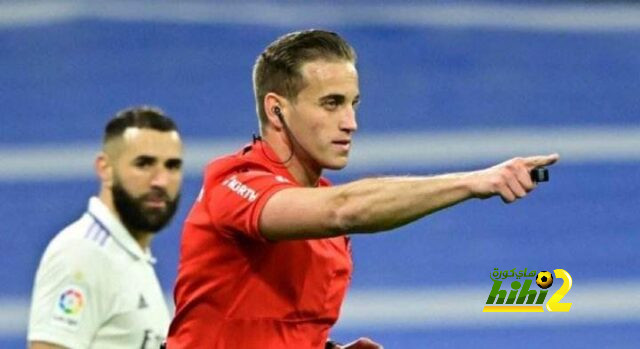 صور .. حكم ريال مدريد و فالنسيا و ” الكيل بمكيالين”..!
